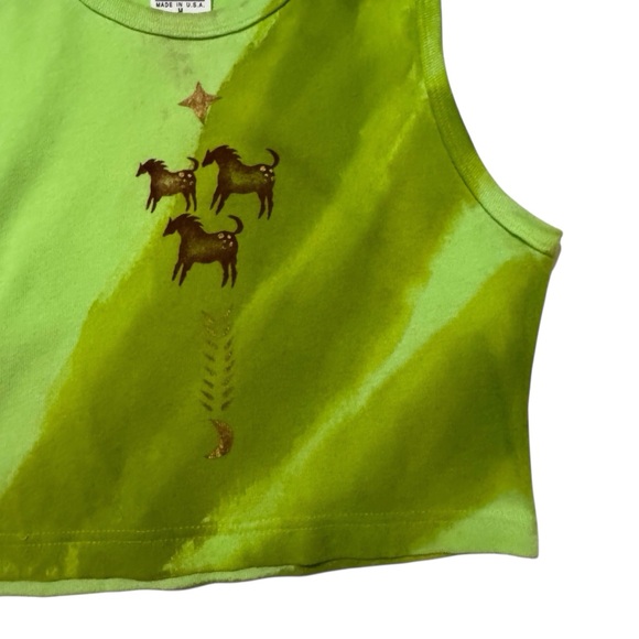 Vintage Y2K Medium Green Boho Rodeo Festival Hand Painted Horses Crop Tank Top - Picture 2 of 5
